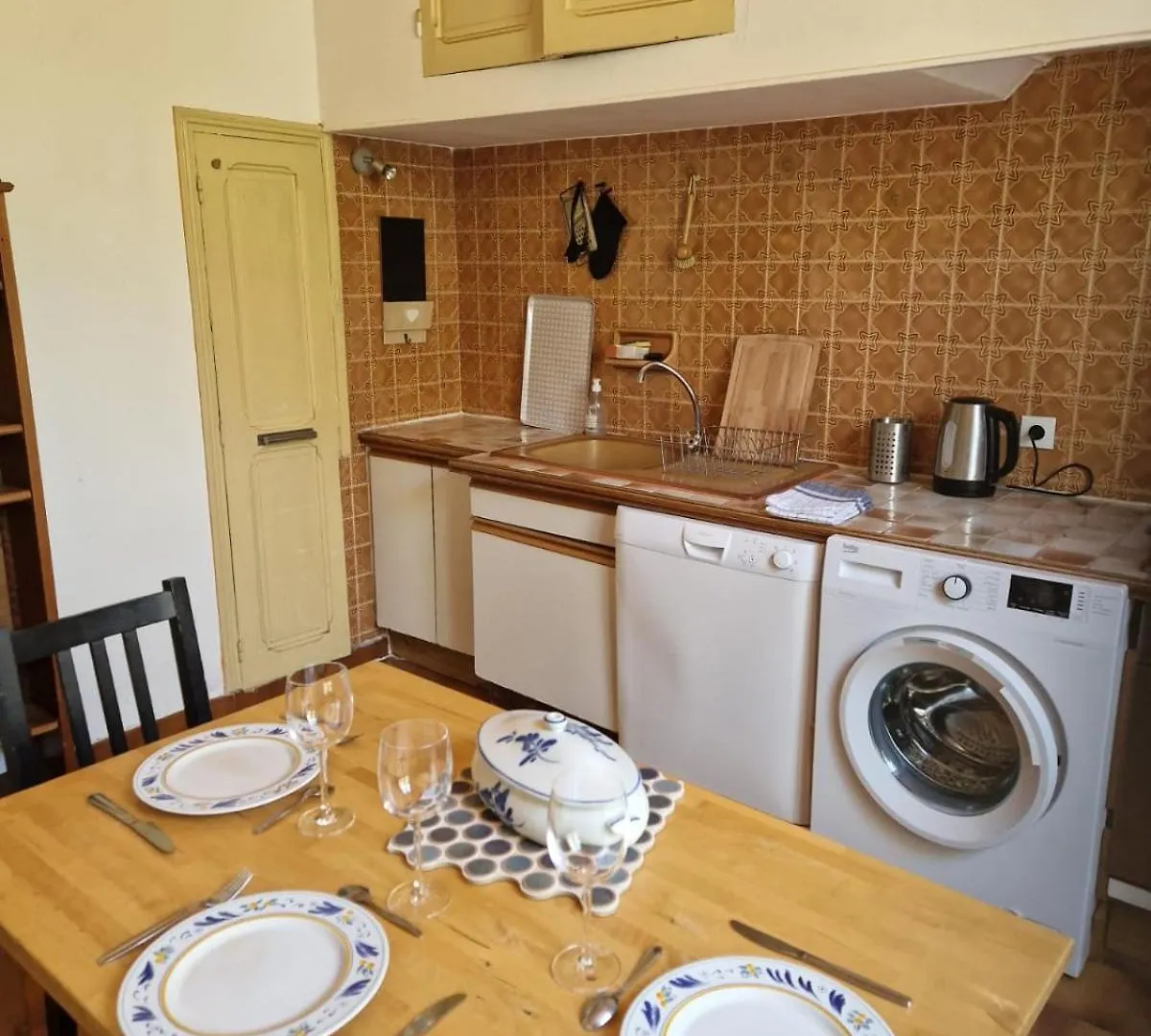 Maison Avec Jardin Pour 8 Pers- Avignon Vila 0*,  França